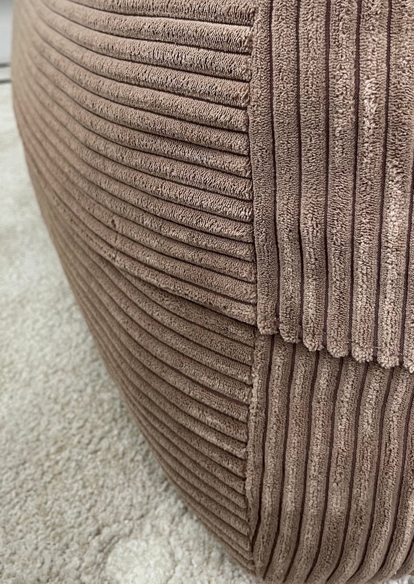 Dozzy Pouf Breitcord Cappuccino – Premium Hundebett kaufen, 40 cm Liegehöhe, robust & bequem